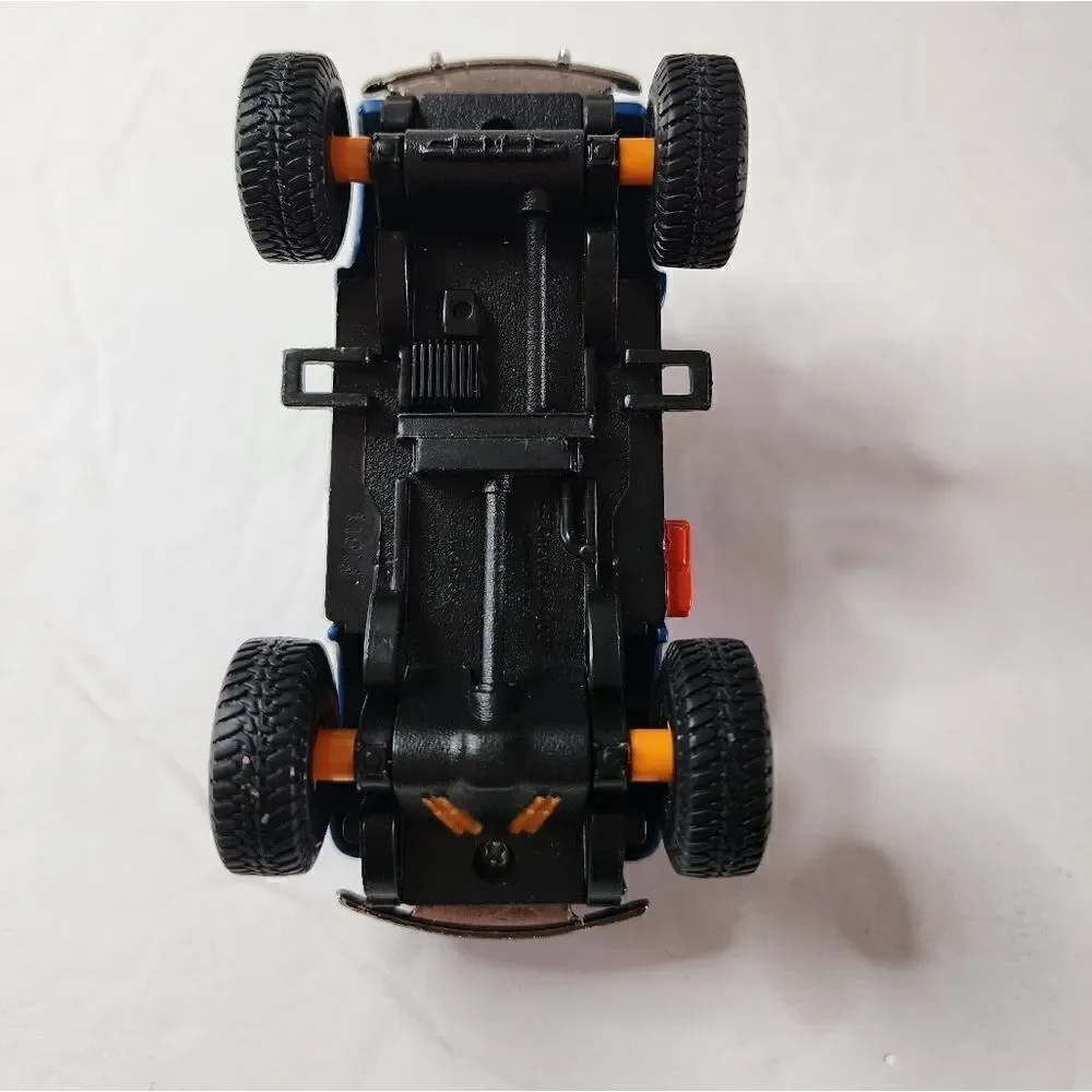 Maisto 1:64 Scale 1953 Chevy 3100 Pick-Up Truck Midnight Blue Rescue Team